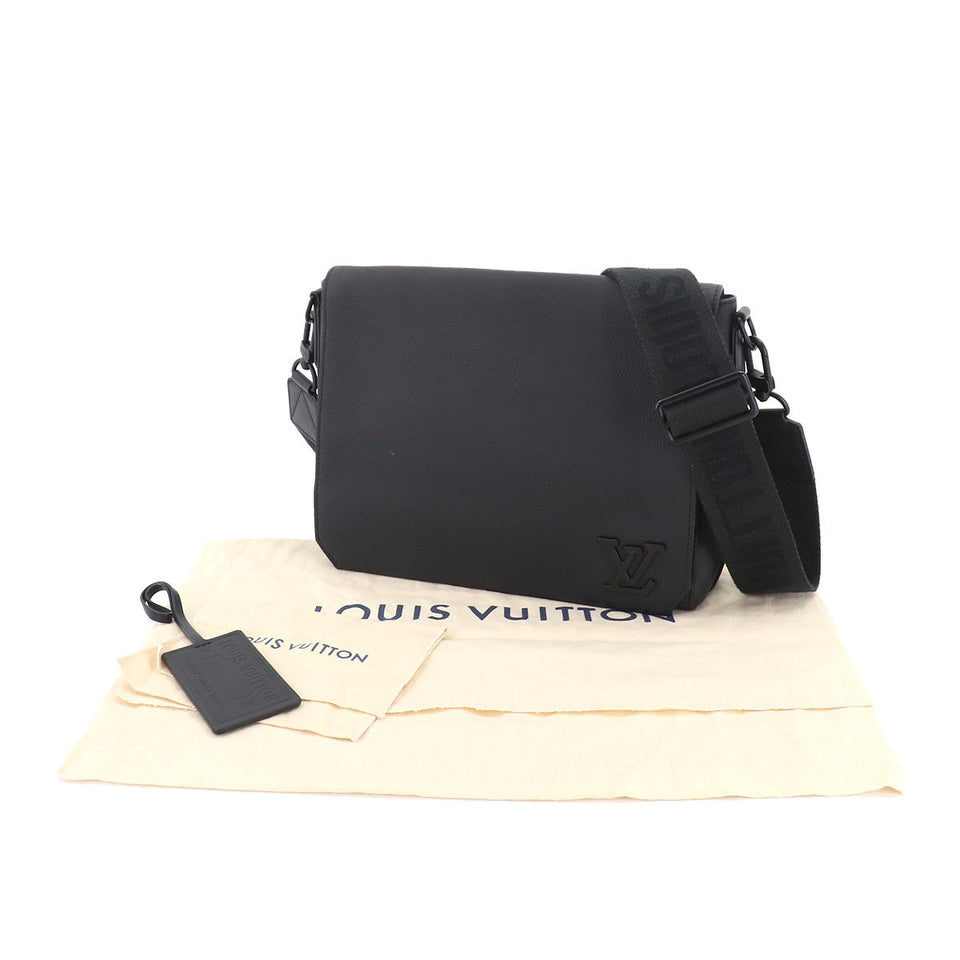 Louis Vuitton Aerogram Takeoff Messenger Shoulder Bag Leather Black