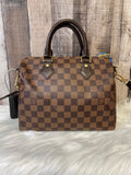Handbag Designer By Louis Vuitton Size: Medium