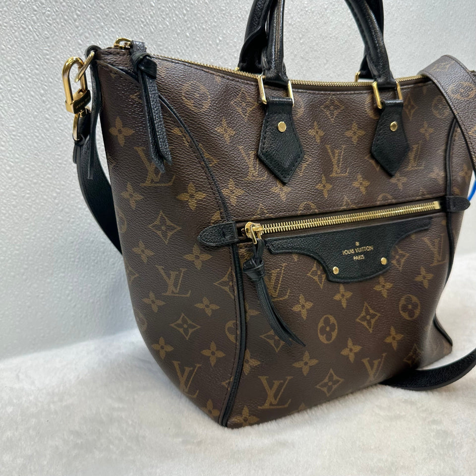 Handbag Designer By Louis Vuitton Size: Large