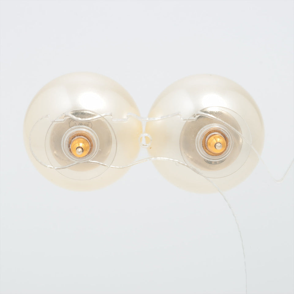 ITEM 20 - Chanel Coco CC Large Pearl Costume Earrings