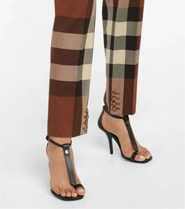 Burberry TOE RING LEATHER T-STRAP SANDALS