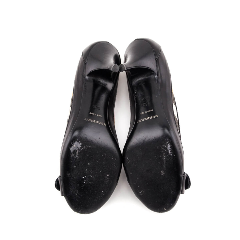 Burberry Black & Nova Check Buckle Pumps Size US 8.5  | EU 38.5