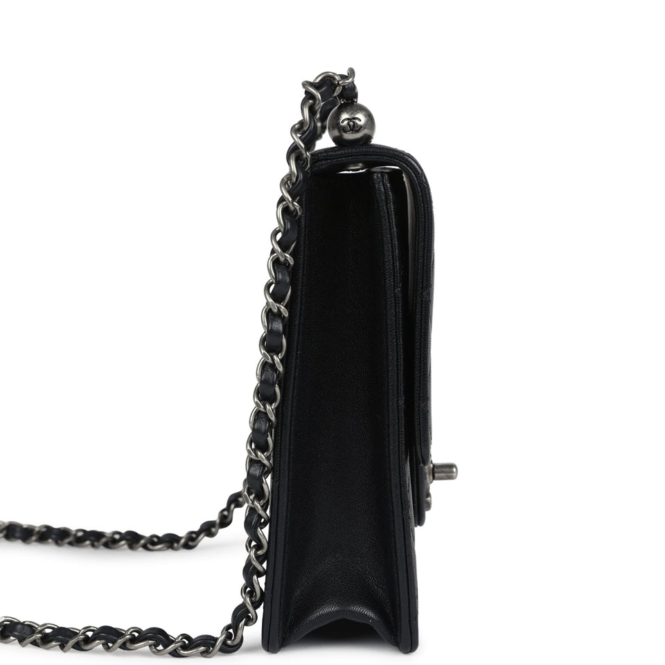 Chanel Chic Pearls Flap Bag Black Calfskin Aged Ruthenium Hardware