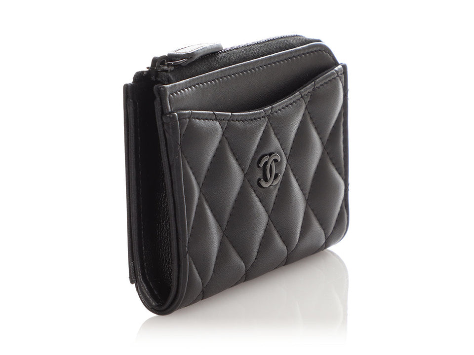 Chanel Black Quilted Lambskin Zip Around  Holder