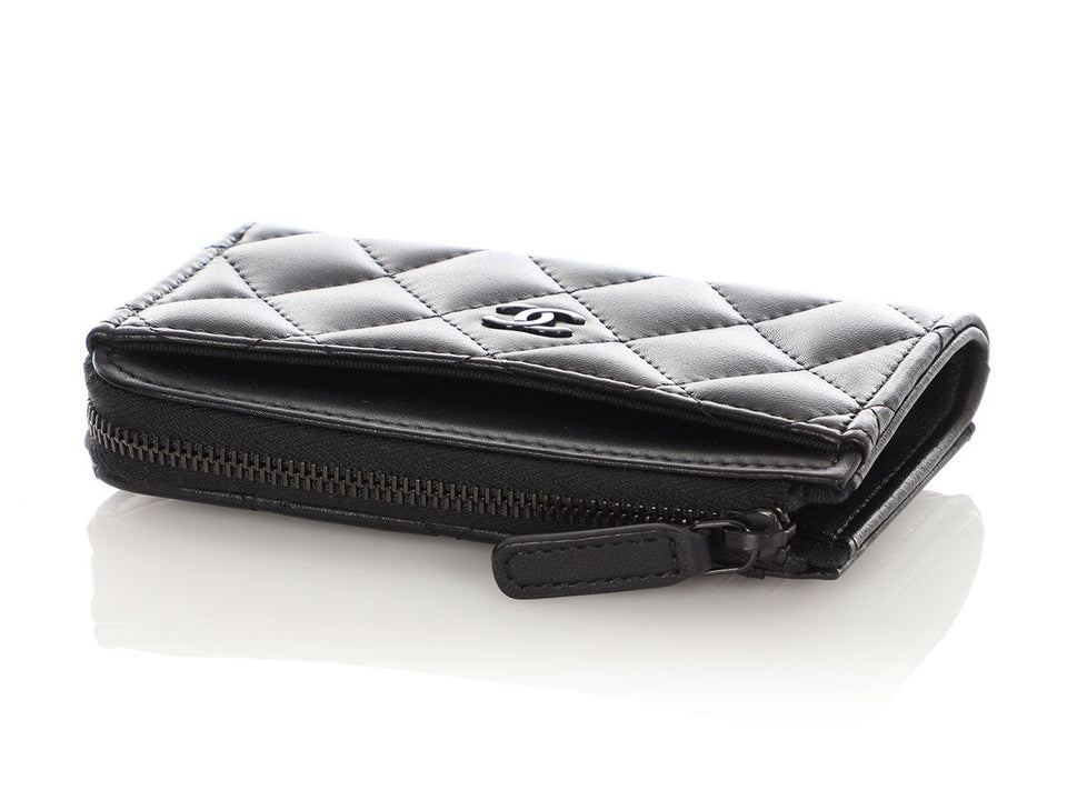 Chanel Black Quilted Lambskin Zip Around  Holder