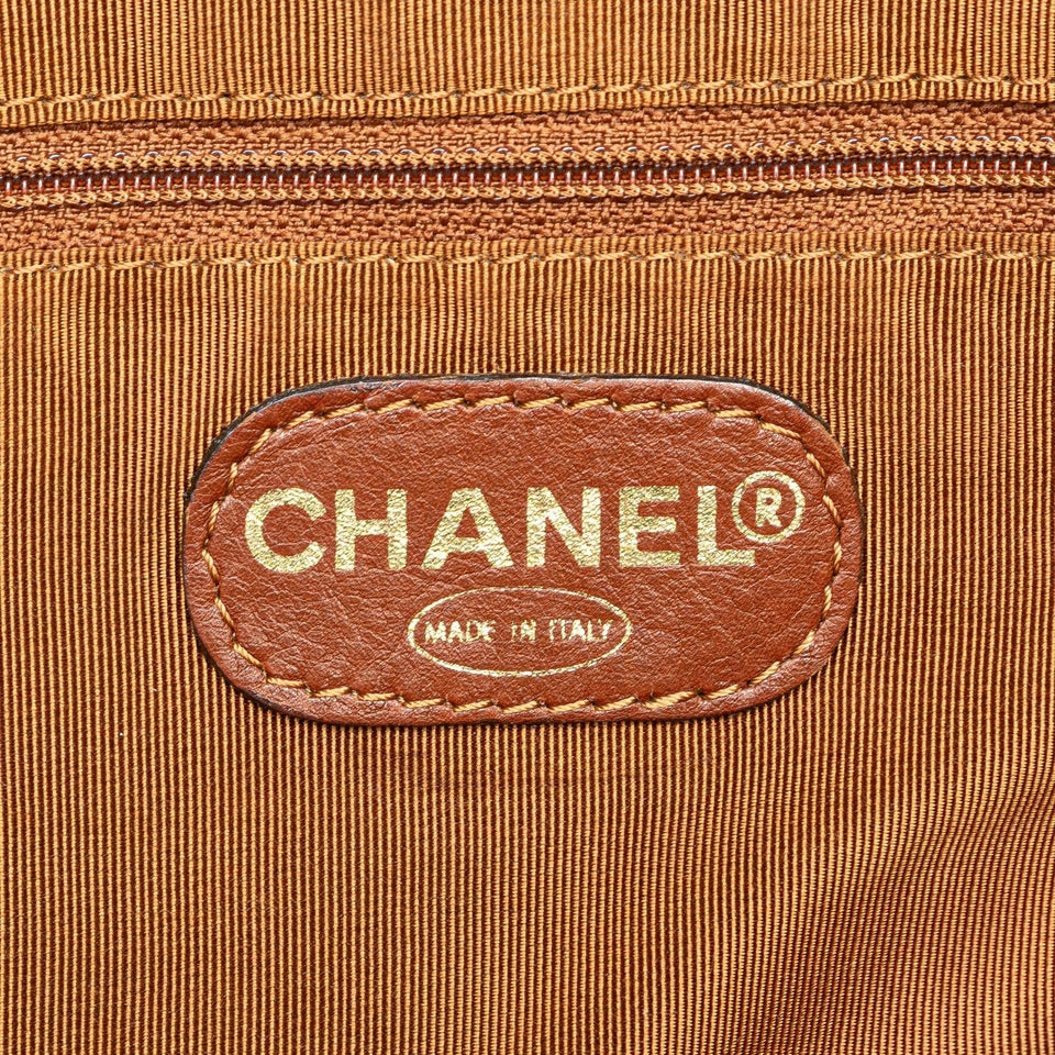 Chanel CC Lambskin Tortoise Handle Tote (SHG-lVGu6s)