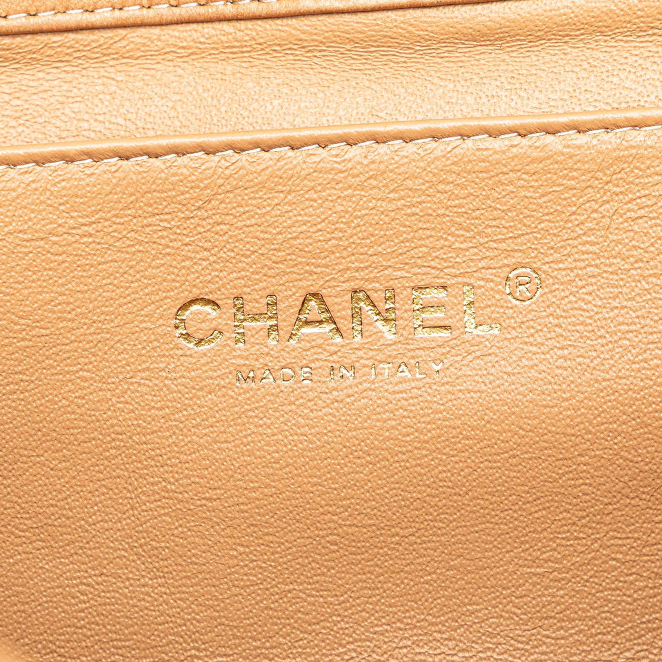 Chanel CC Quilted Lambskin Clutch With Chain
