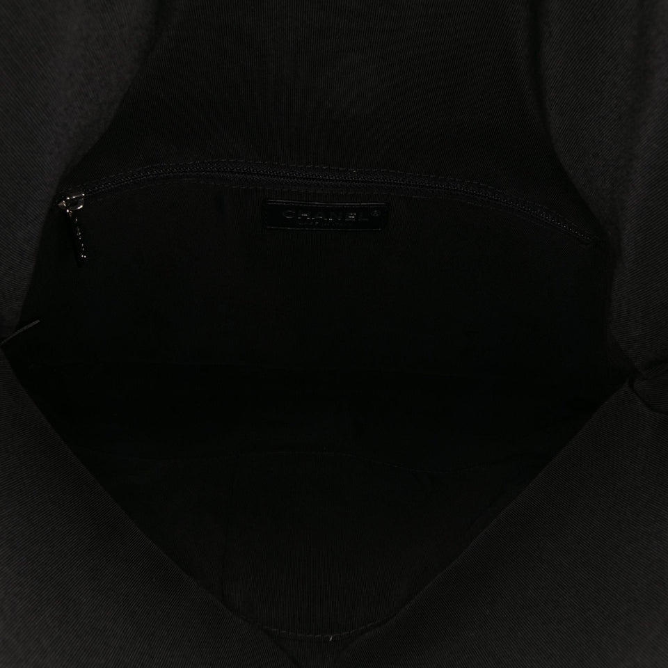 Chanel CC Quilted Lambskin Grip Clutch