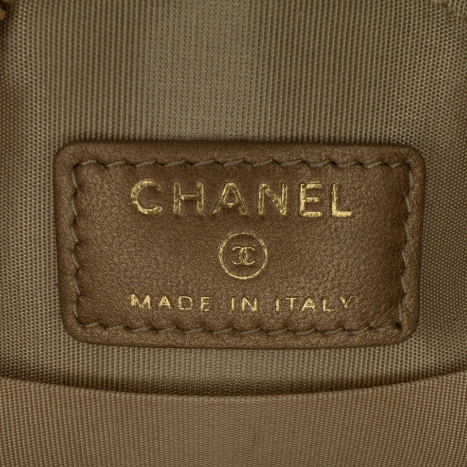 Chanel CC Quilted Lambskin Pearl Crush Round Clutch with Chain (SHG-y8BBxN)