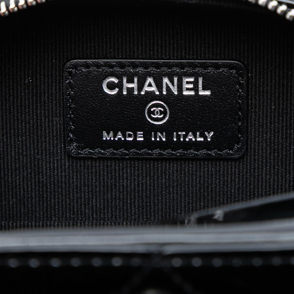 Chanel CC Quilted Patent Diamond Resin Clutch With Chain