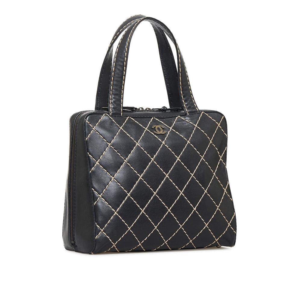 Chanel CC Wild Stitch Handbag (SHG-vbWh5u)