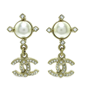 Chanel Faux Pearl & Strass CC Logo Push Back Drop Earrings (SHG-vniVOz)
