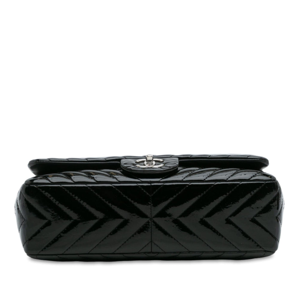 Chanel Jumbo Classic Chevron Patent Single Flap