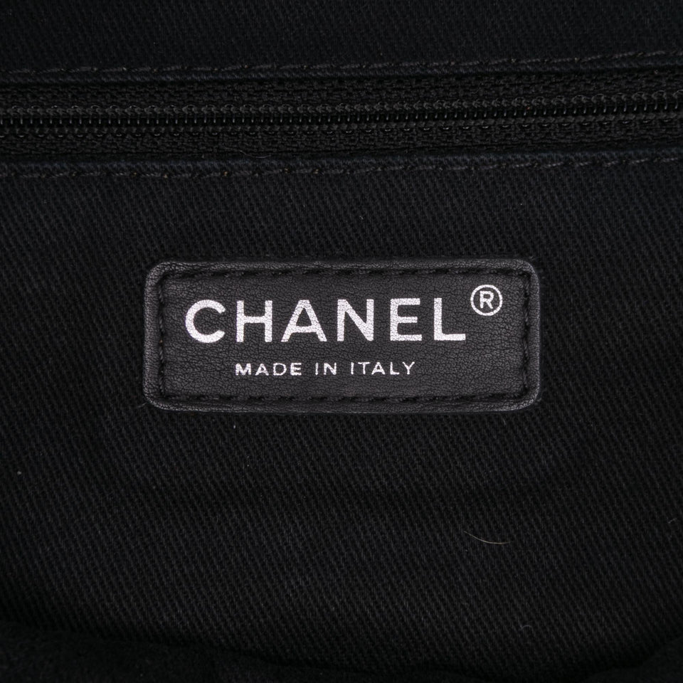 Chanel Jumbo Quilted Iridescent Caviar Easy Flap