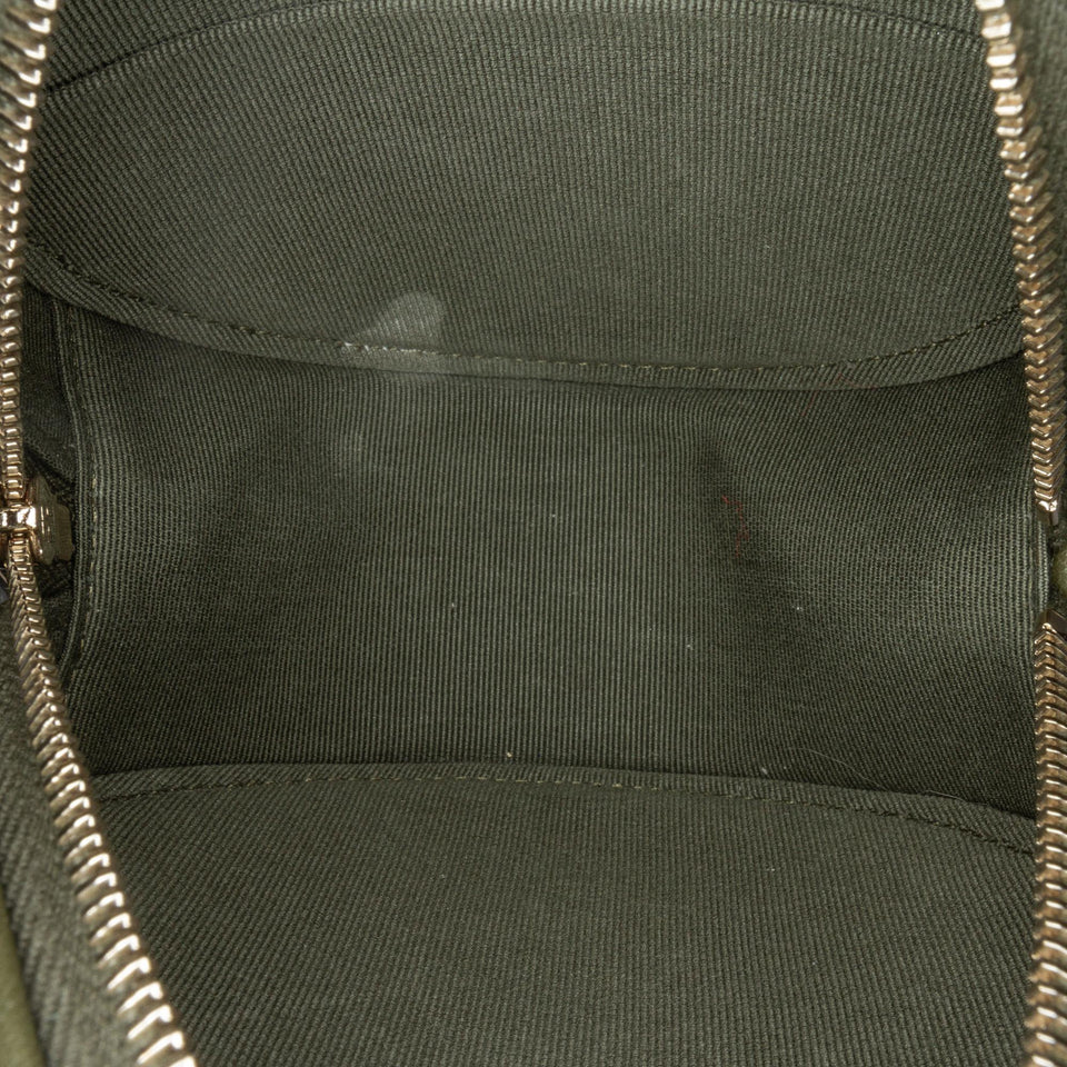 Chanel Lambskin 19 Round Clutch with Chain (SHG-AyshgD)