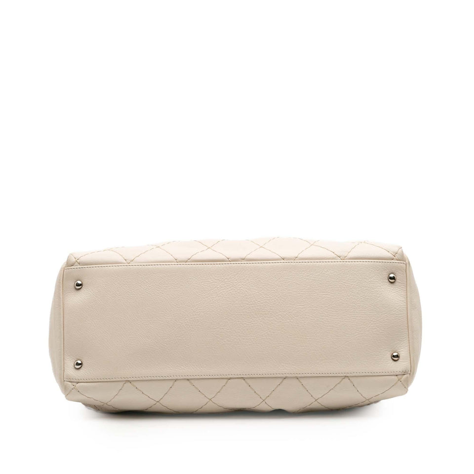 Chanel Large Quilted Aged Calfskin On The Road Tote
