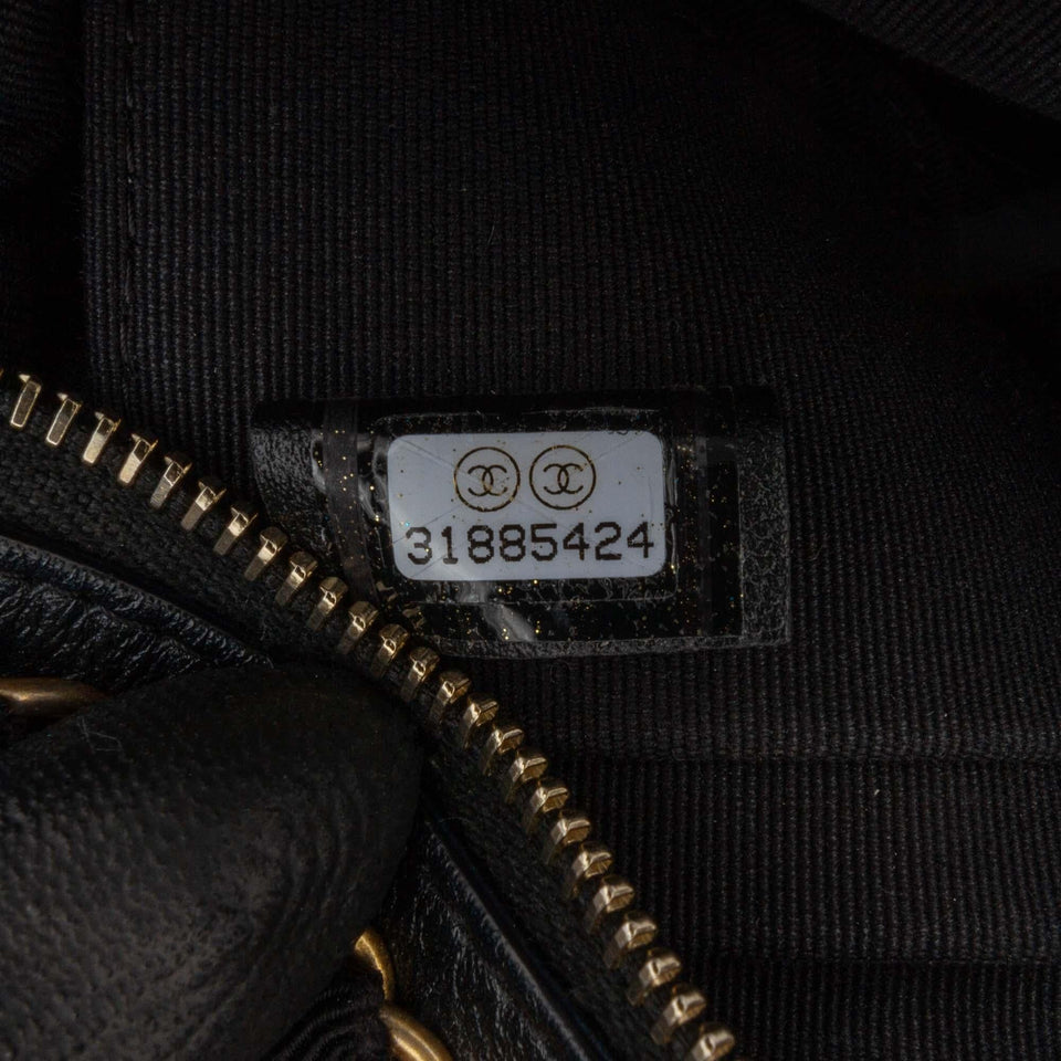 Chanel Nylon Grosgrain Lifestyle Clutch with Chain (SHG-UydKYK)
