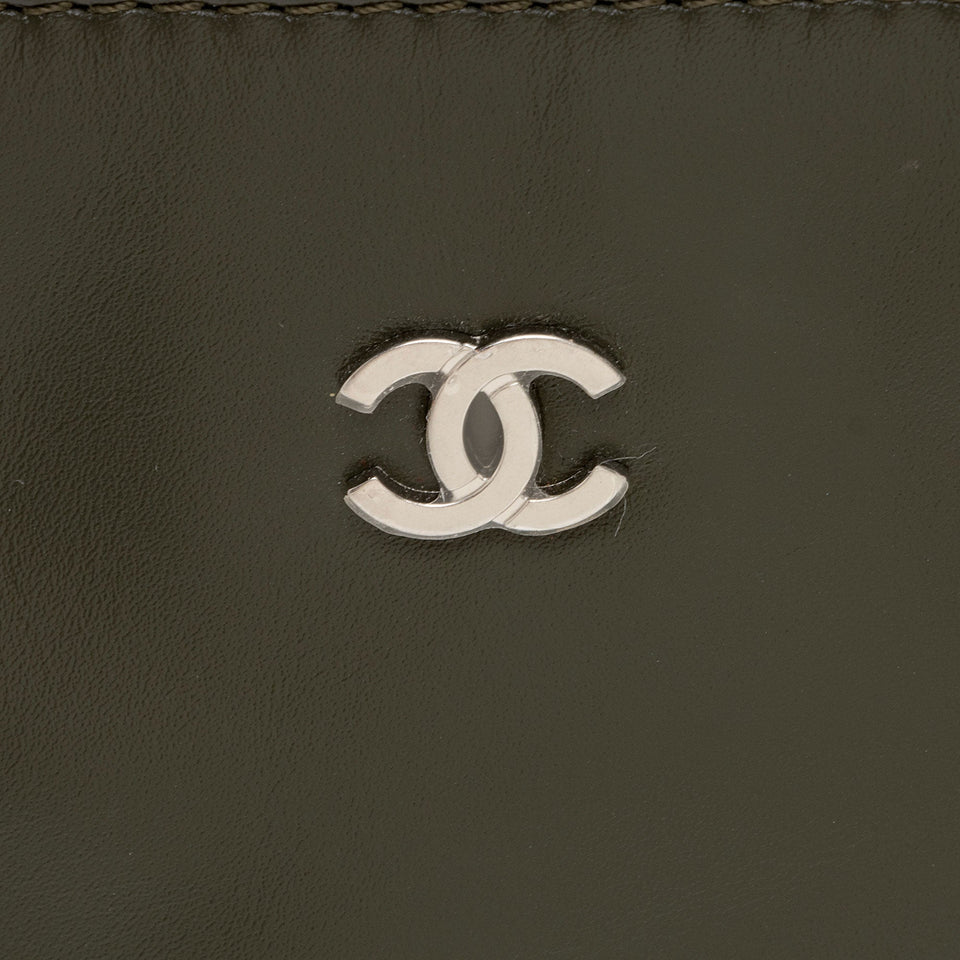 Chanel Quilted Calfskin Small Chanel 22 Pochette (SHF-t2desI)
