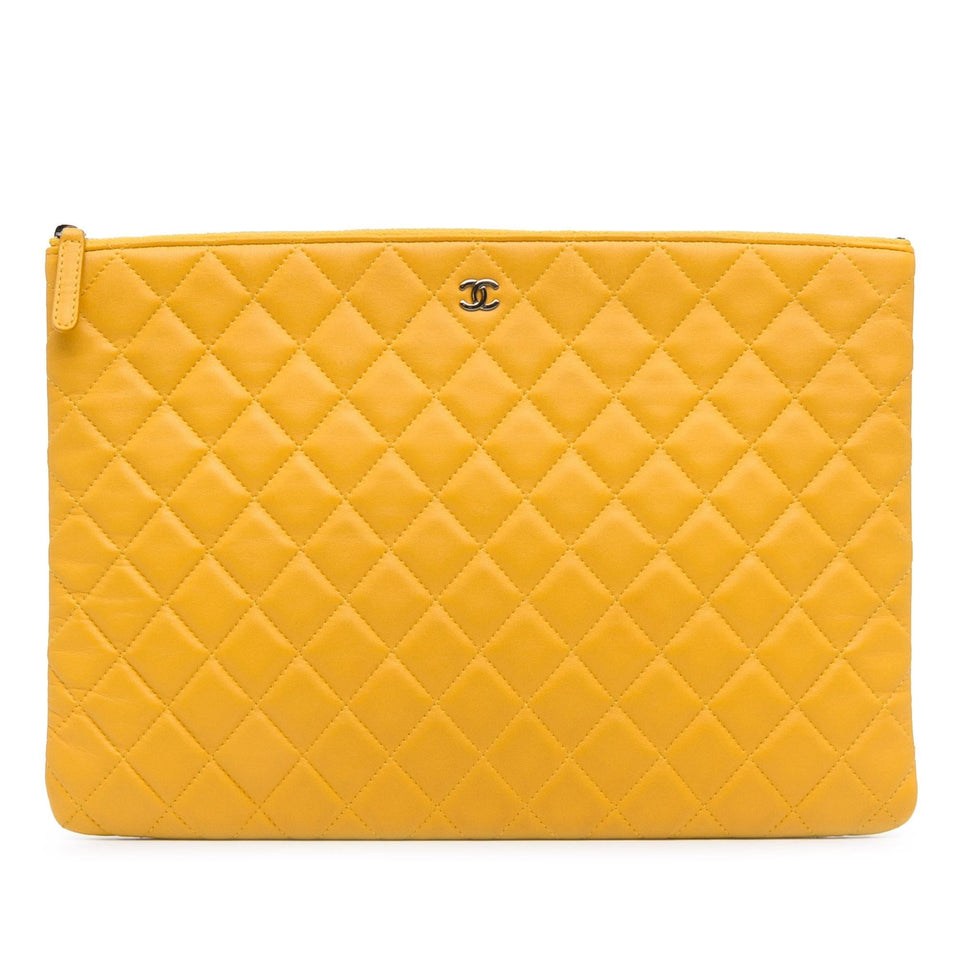 Chanel Quilted Lambskin O Case Clutch (SHG-d1f50a)