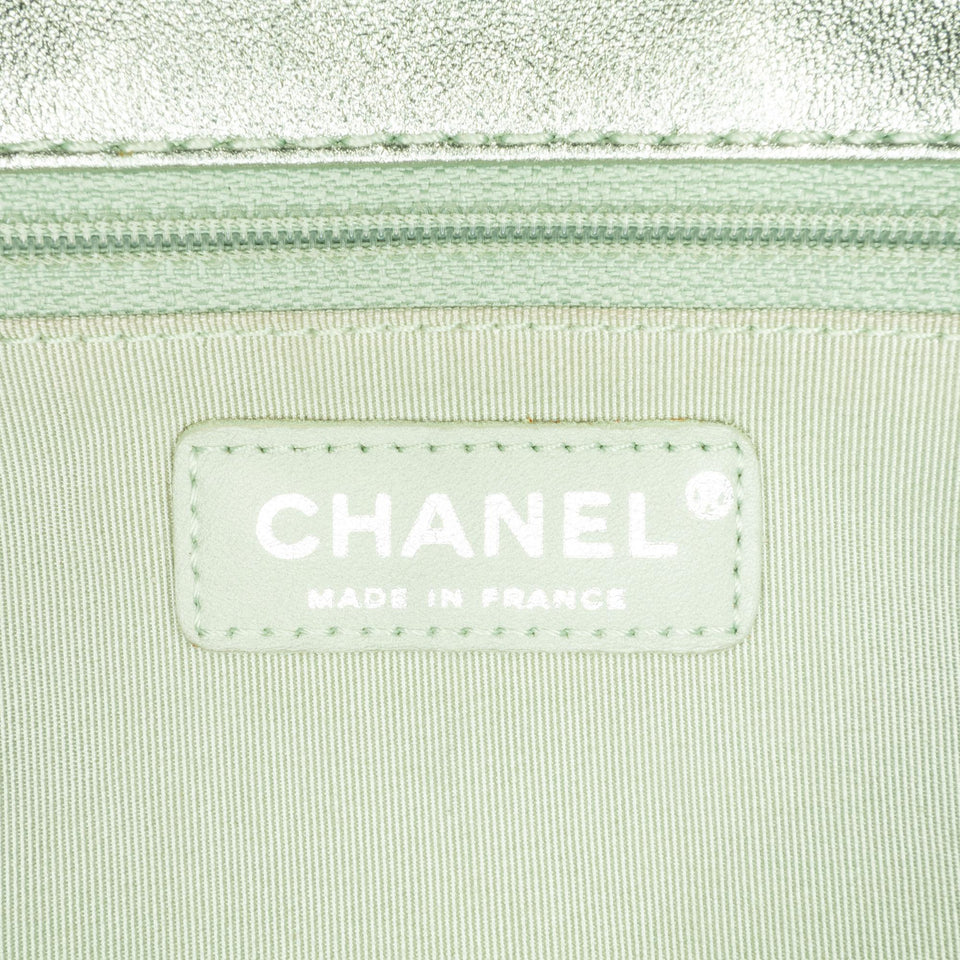 Chanel Reissue 2.55 Metallic Calfskin Roll Clutch (SHG-e9cHyV)