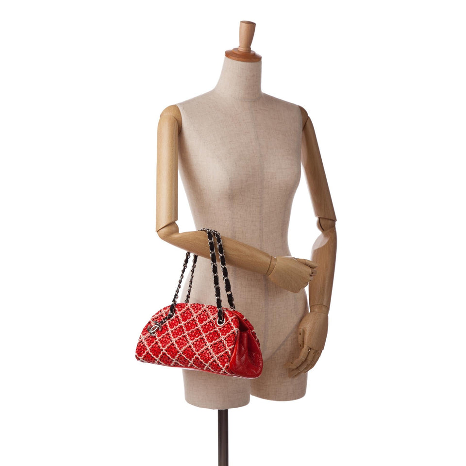 Chanel Small Stitch Just Mademoiselle Bowling Bag (SHG-uVLABc)