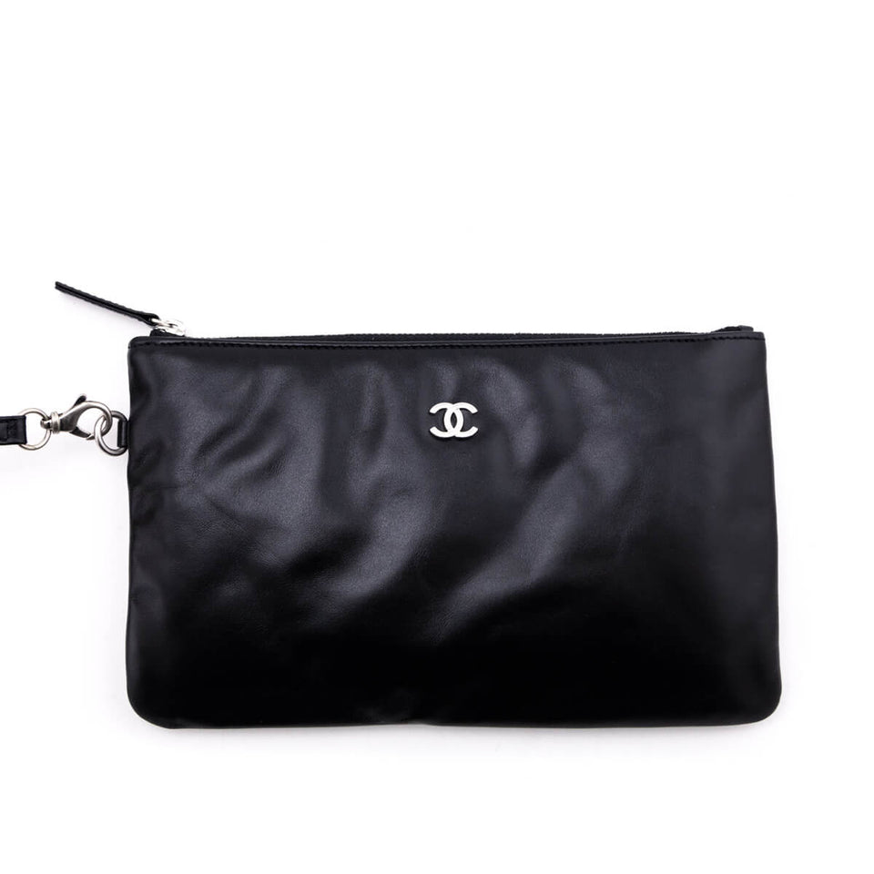 Chanel Black Shiny Calfskin Quilted Small Chanel 22 Bag