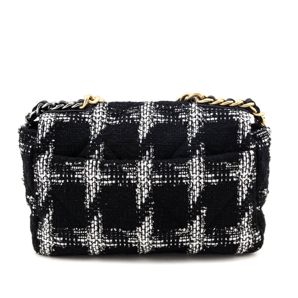 Chanel Black & White Tweed Quilted Medium Chanel 19