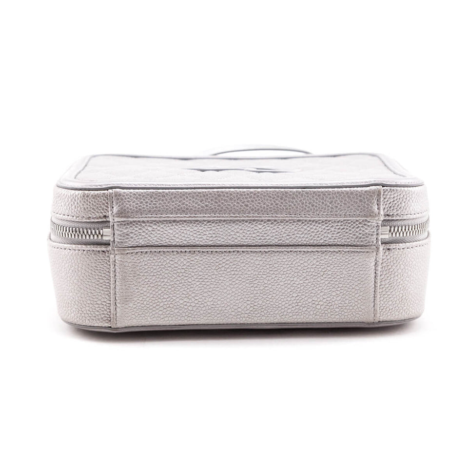 Chanel Metallic Silver Caviar Quilted Medium CC Filigree Vanity Case