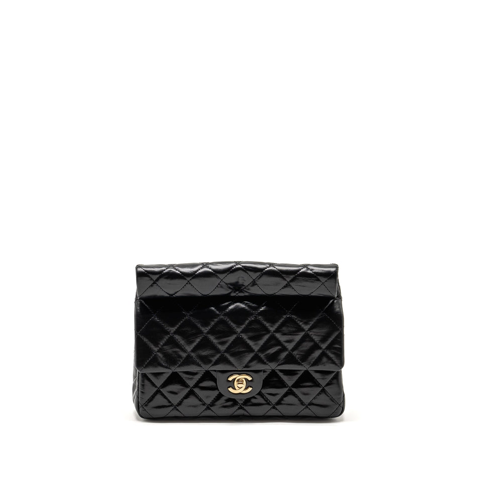 Chanel 23A quilted flap clutch calfskin black L (microchip)