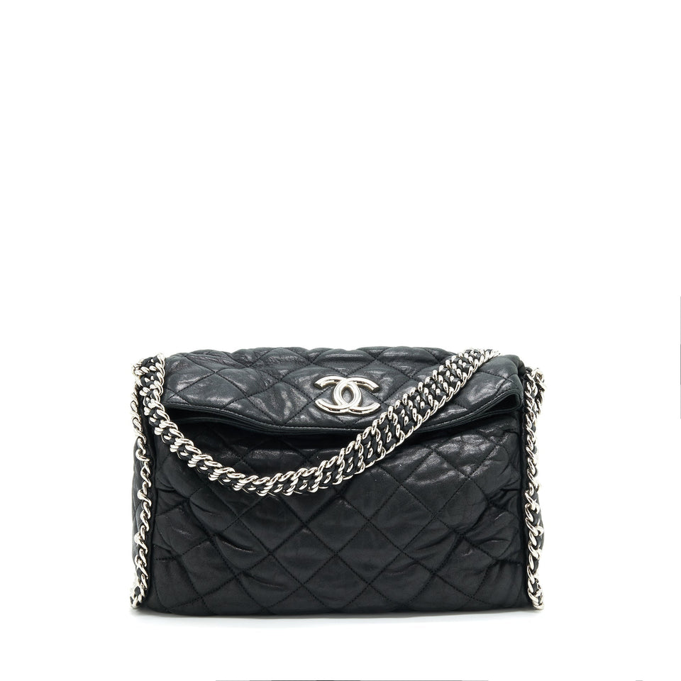 Chanel quilted leather with Chain Shoulder Bag Black