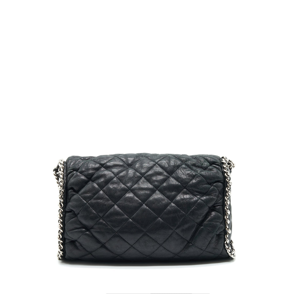 Chanel quilted leather with Chain Shoulder Bag Black
