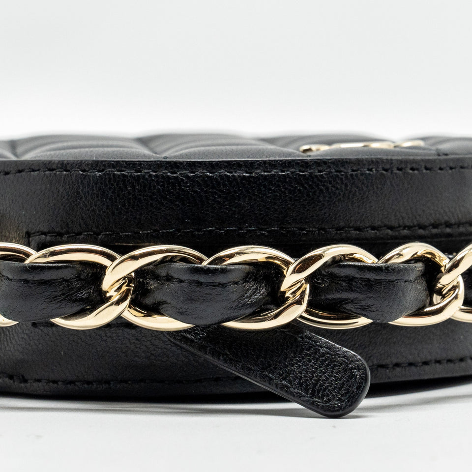 Chanel 22c Quilted Round Clutch With Chain Lambskin Black L