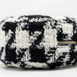 Chanel 19 round clutch  with chain with coin purse tweed / lambskin black/ white