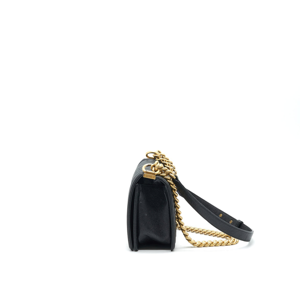 Chanel Chevron medium Boy Chanel Handbag Caviar Black