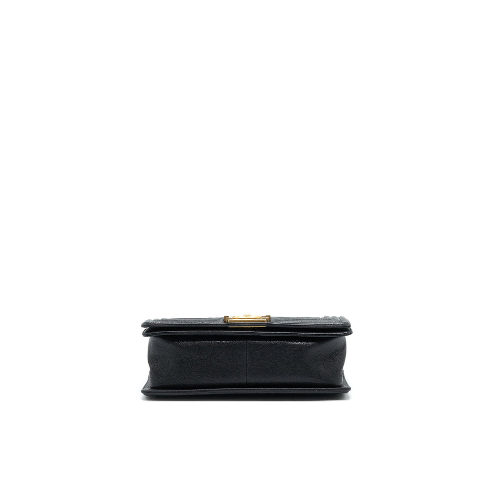 Chanel Chevron medium Boy Chanel Handbag Caviar Black