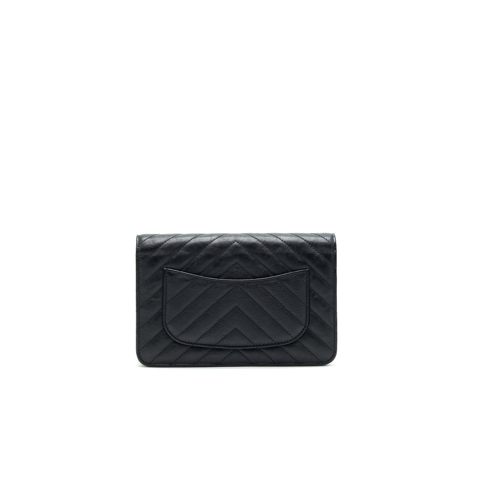 Chanel CHEVRON WALLET ON CHAIN BLACK  CALFSKIN