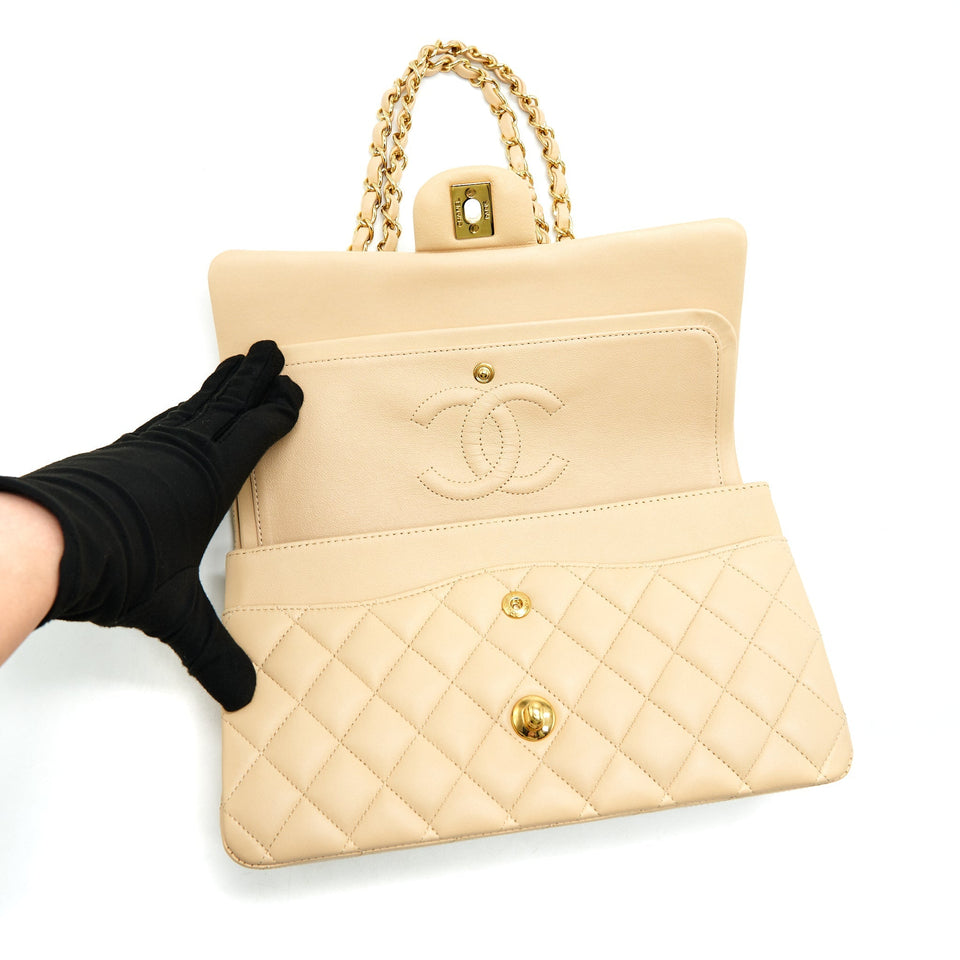 Chanel MEDIUM CLASSIC DOUBLE FLAP LAMBSKIN BEIGE WITH