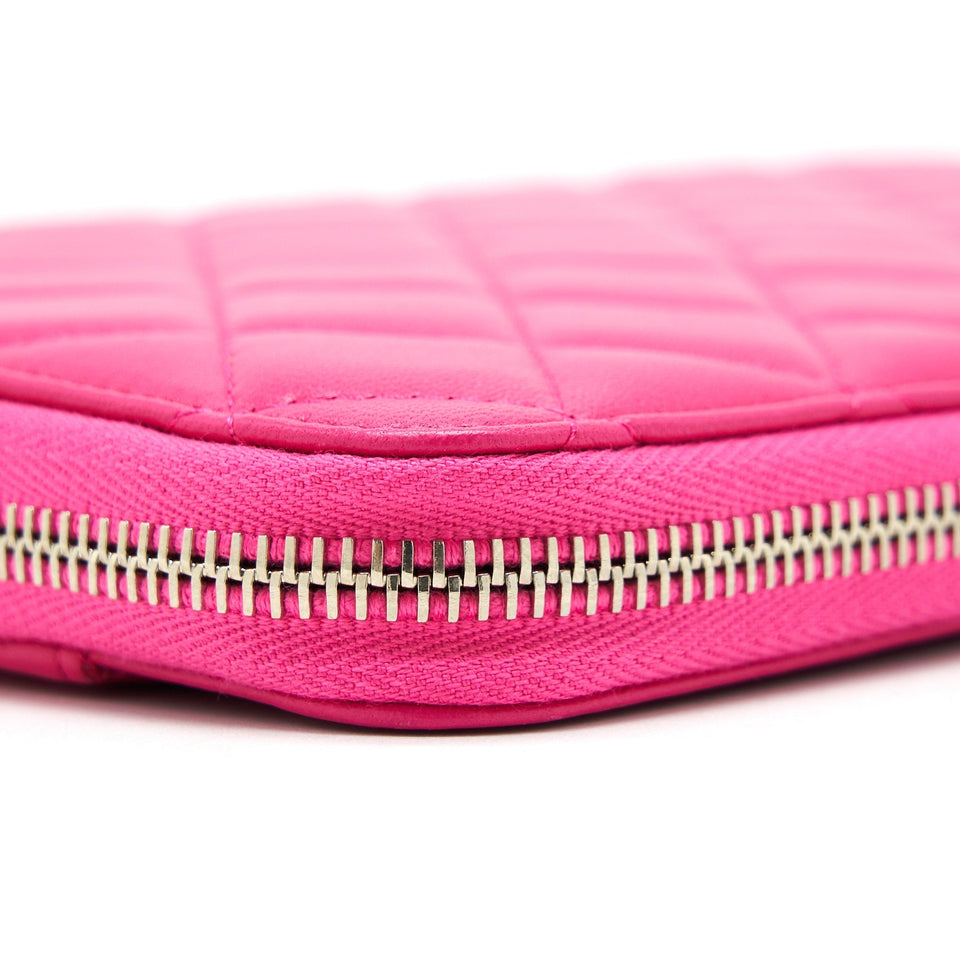 Chanel Quilted Zipper Clutch Lambskin Pink
