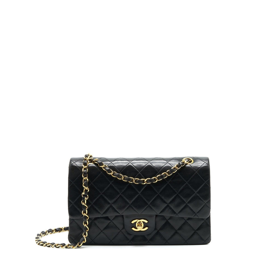 Chanel Vintage Classic Flap Medium in Black