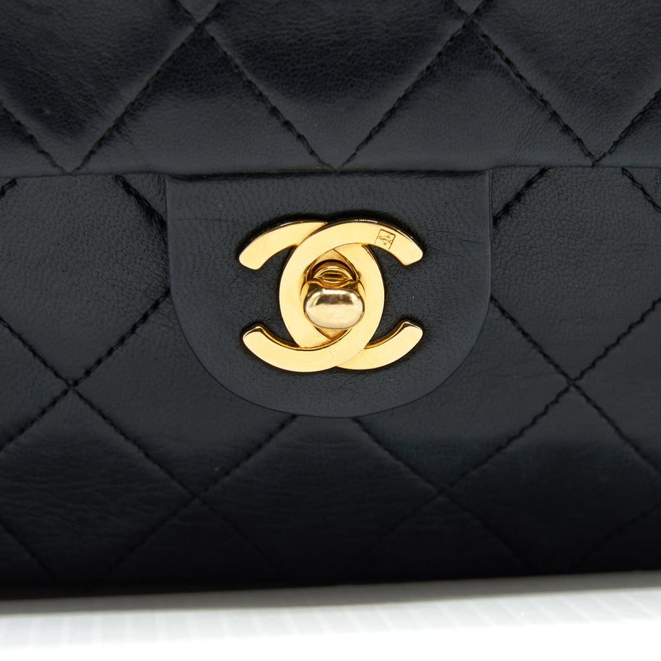 Chanel Vintage Small Flap Bag Lambskin Black