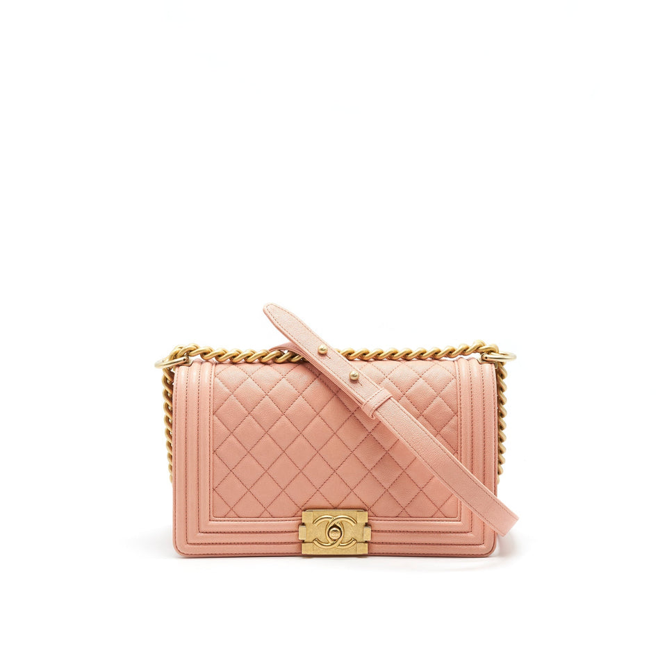 Chanel MEDIUM BOY Chanel BAG CAVIAR PINK