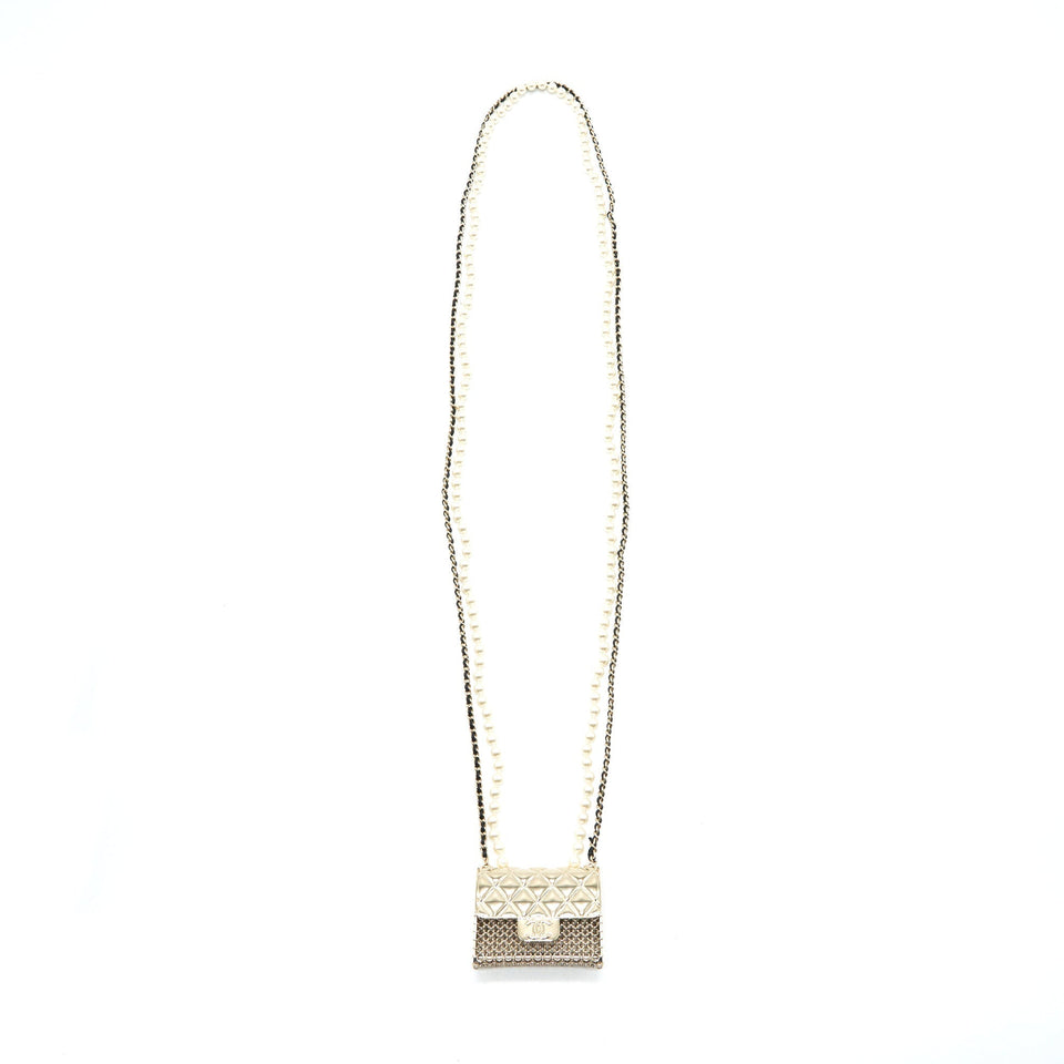 Chanel the long Necklace With Chain and Pearl