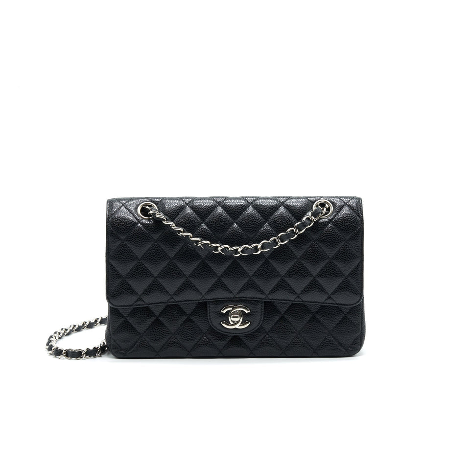 Chanel MEDIUM CLASSIC DOUBLE FLAP CAVIER