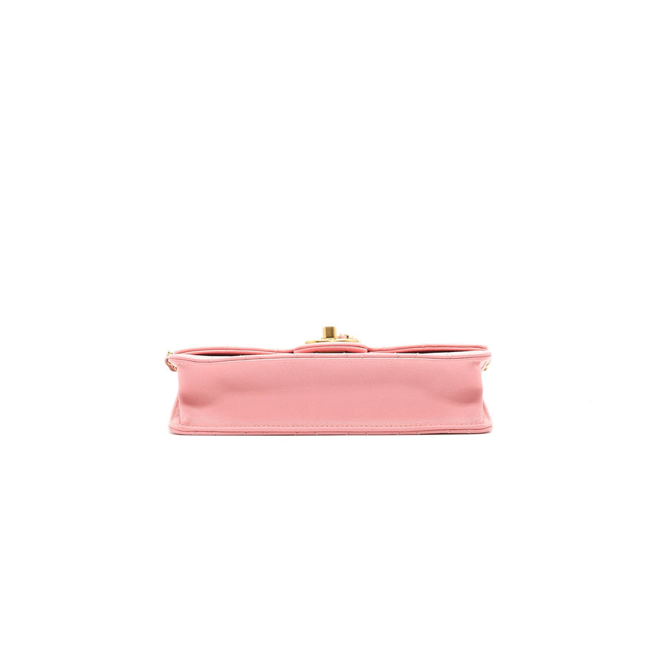Chanel quilted Pearl Chain Goat Skin flap Bag PINK