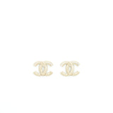 Chanel CC logo with mini pearl earrings L