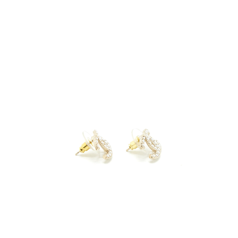 Chanel CC logo with mini pearl earrings L