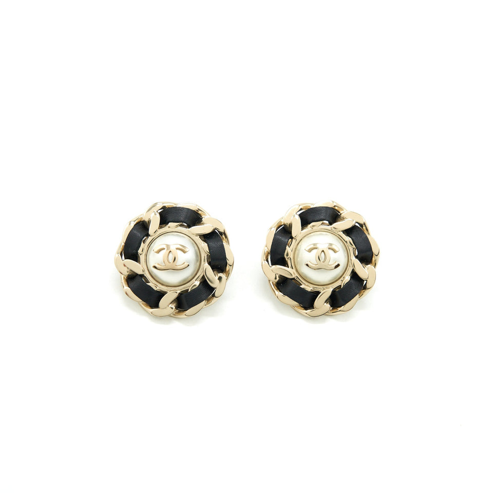 Chanel Round Pearl Earrings L