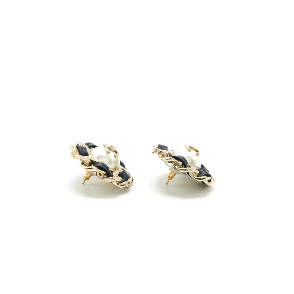 Chanel Round Pearl Earrings L
