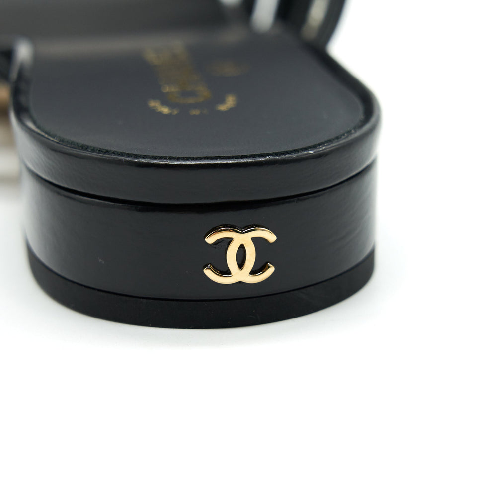 Chanel size37 Leather and pearl sandal black