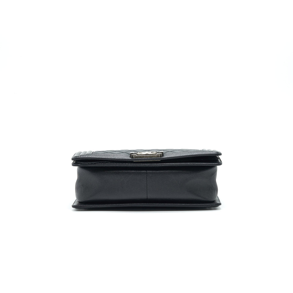 Chanel MEDIUM BOY Chanel HANDBAG CAVIAR BLACK